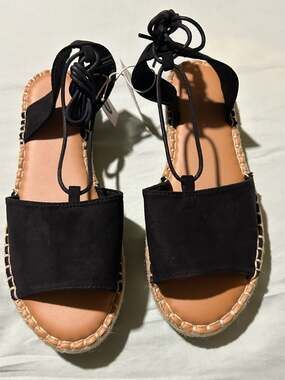 Old Navy Women's Lace-Up Espadrille Flat Sandals in Black